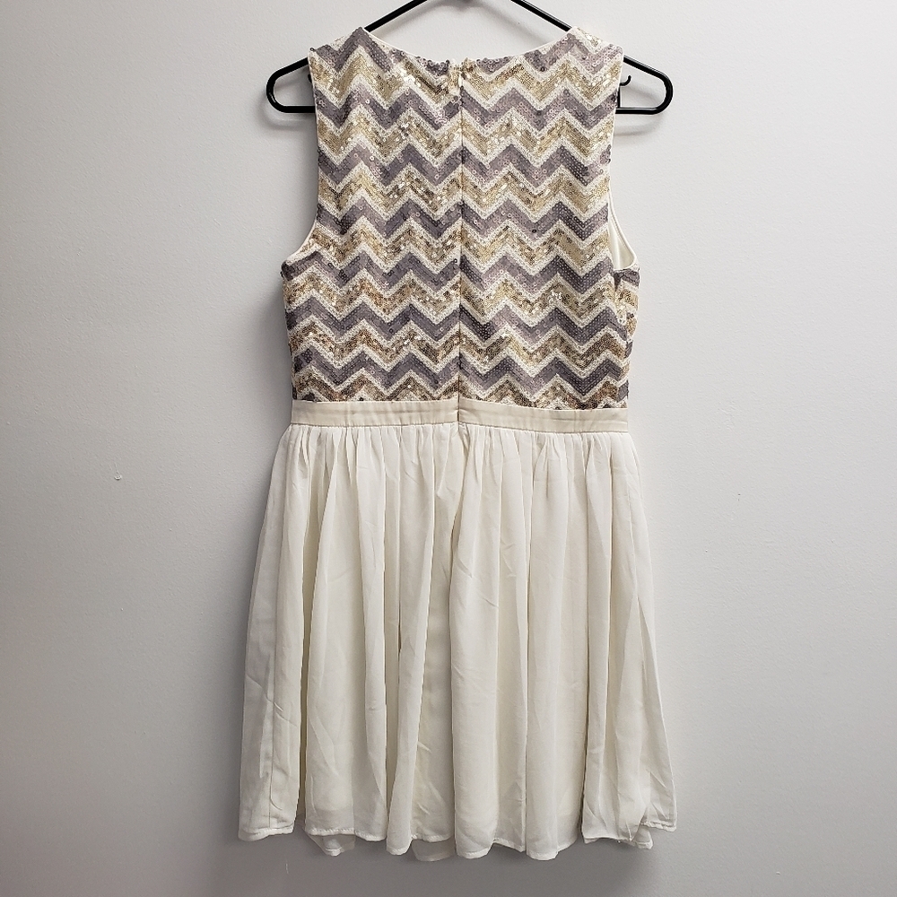 Forever 21 Sequin Chevron Dress Size Large - Picture 2 of 7